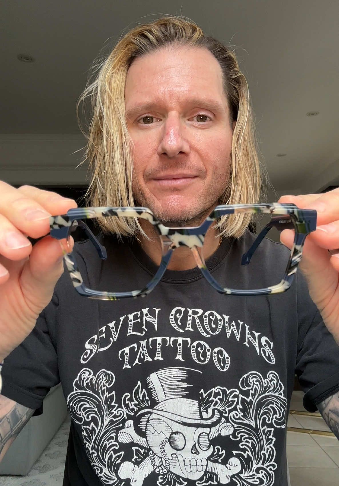 @Stevewearsglasses