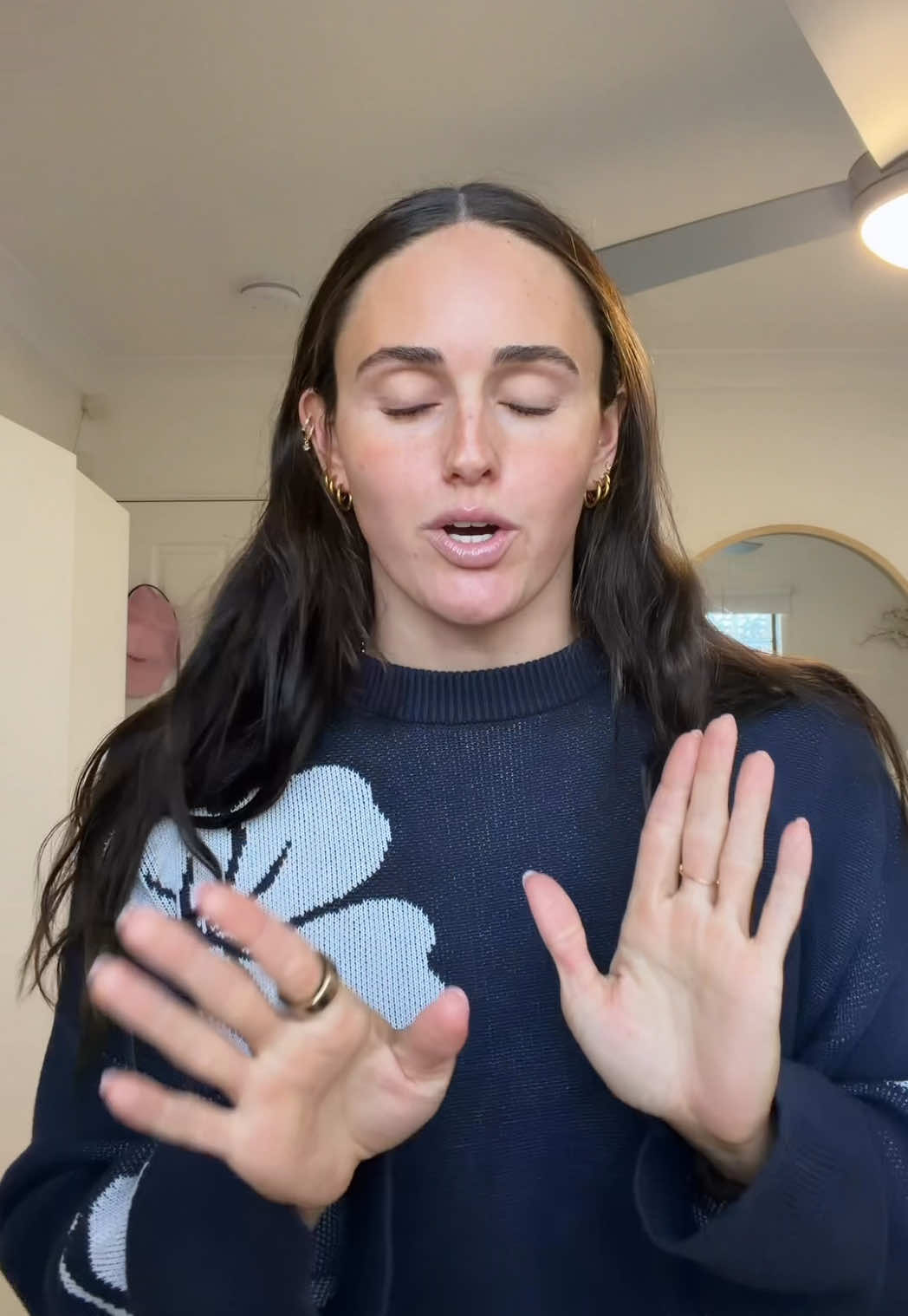 @miapatriciaoleary