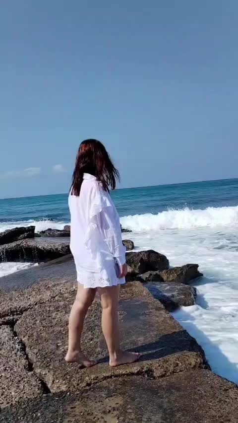 @Dina_
