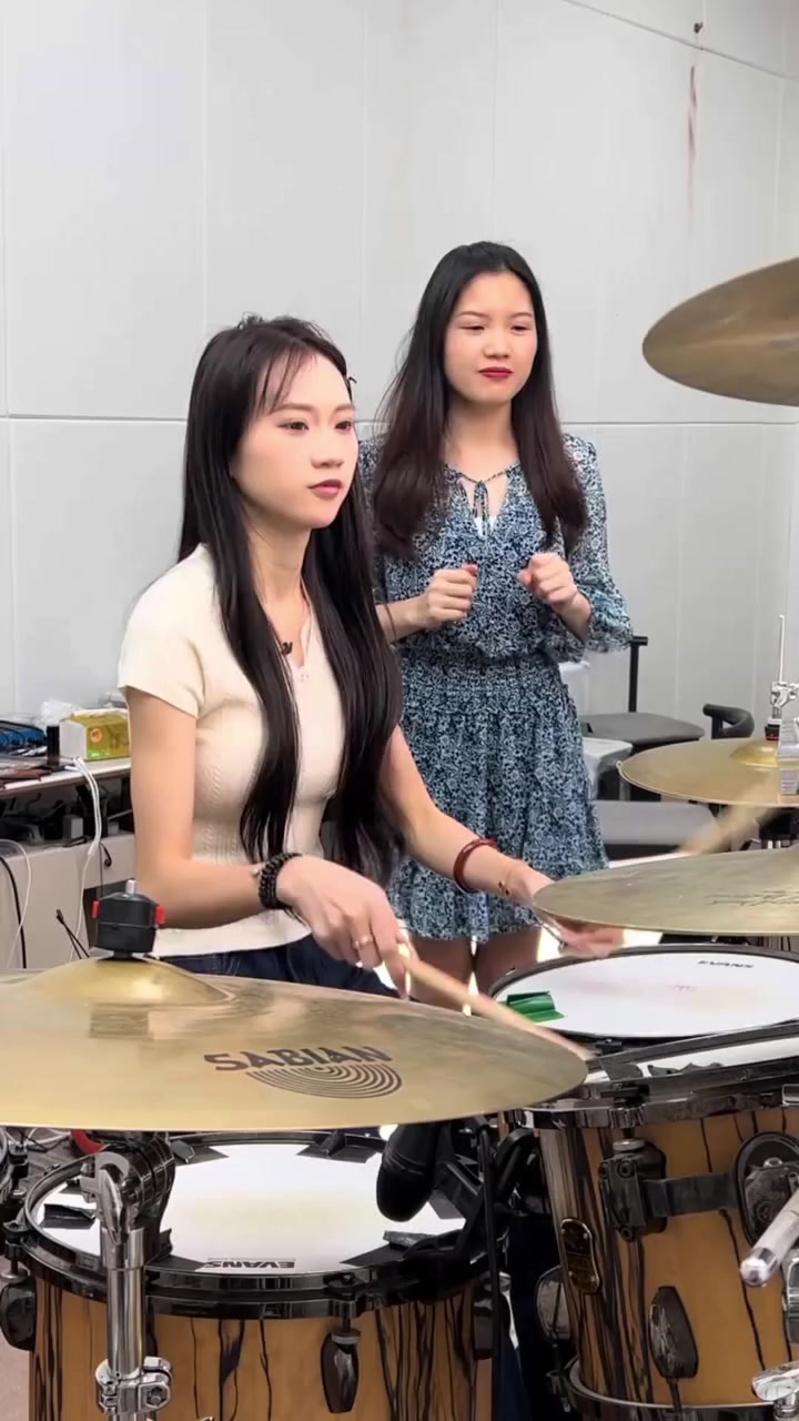 @微妮儿