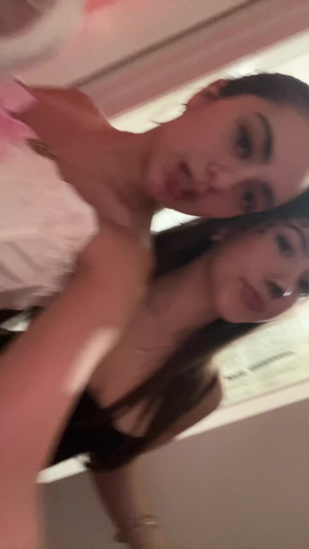 @Bella
