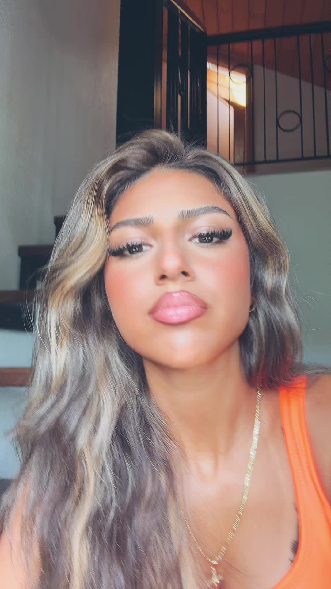 @LiveTina250k
