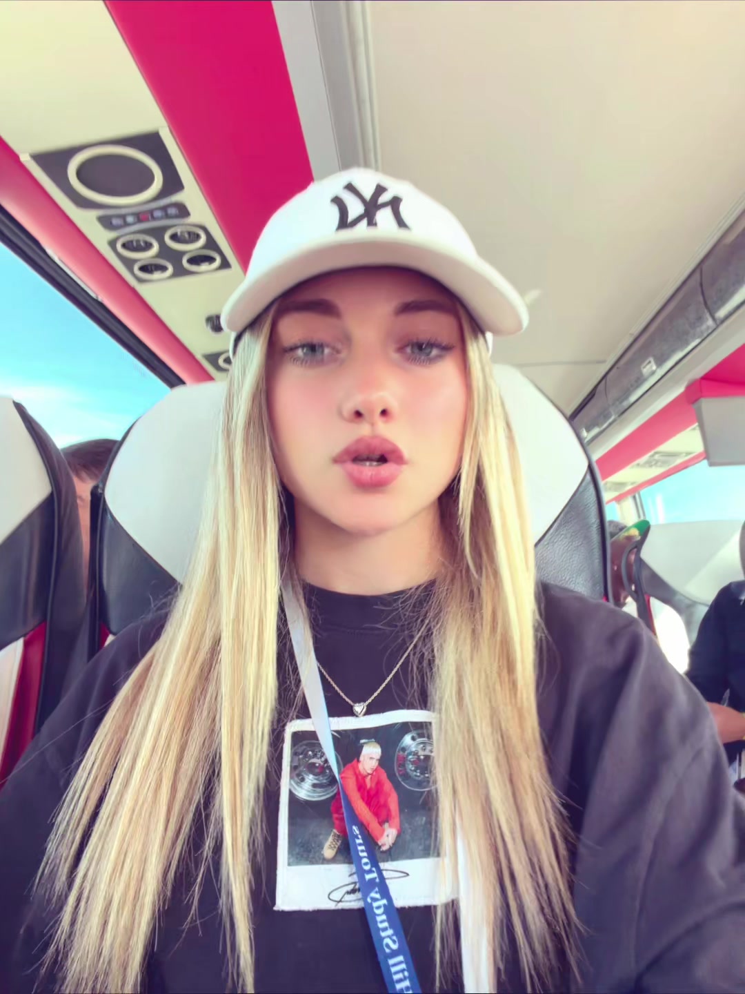 @👸🏼