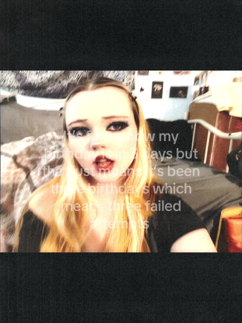 @ELL!!👽🦇