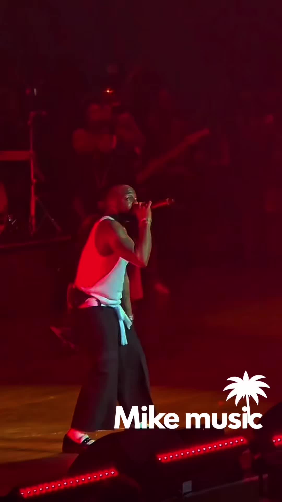 @𝙈𝙞𝙠𝙚𝙈𝙪𝙨𝙞𝙘🌴