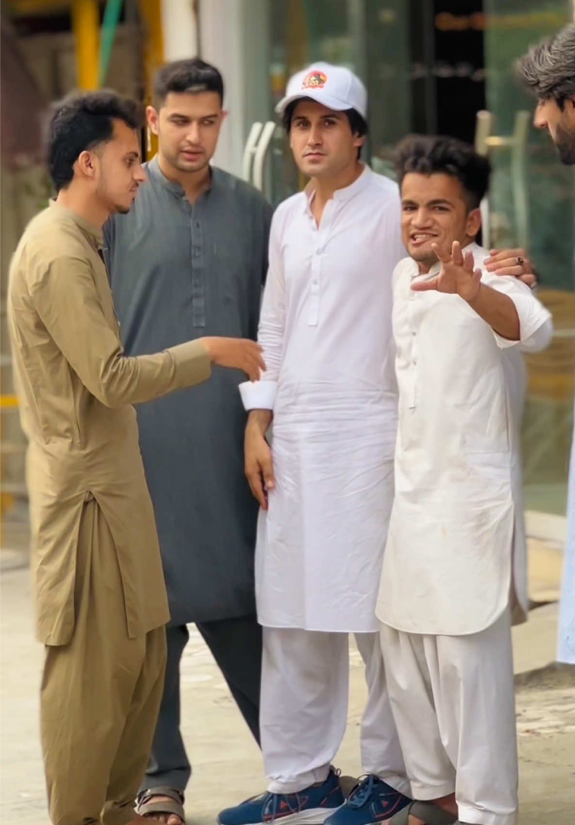 @Mr Sanoo سنی