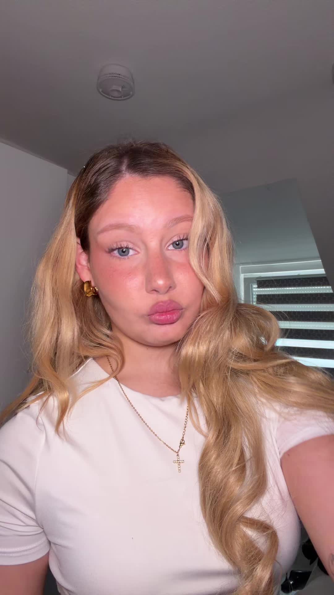 @LARISSA-LUISA