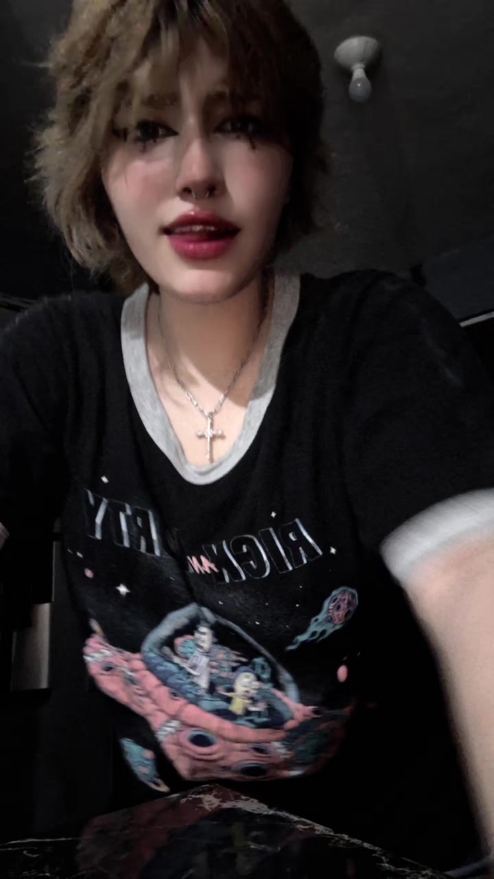 @𝔊𝔦𝔯𝔩𝔶𝔡𝔞𝔯𝔠𝔨