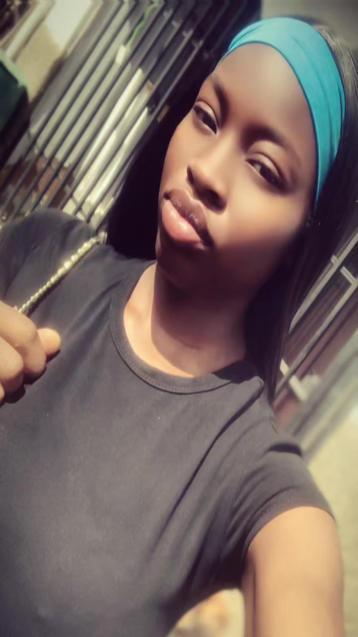 @say hey to bella🌸🌷💗🍫