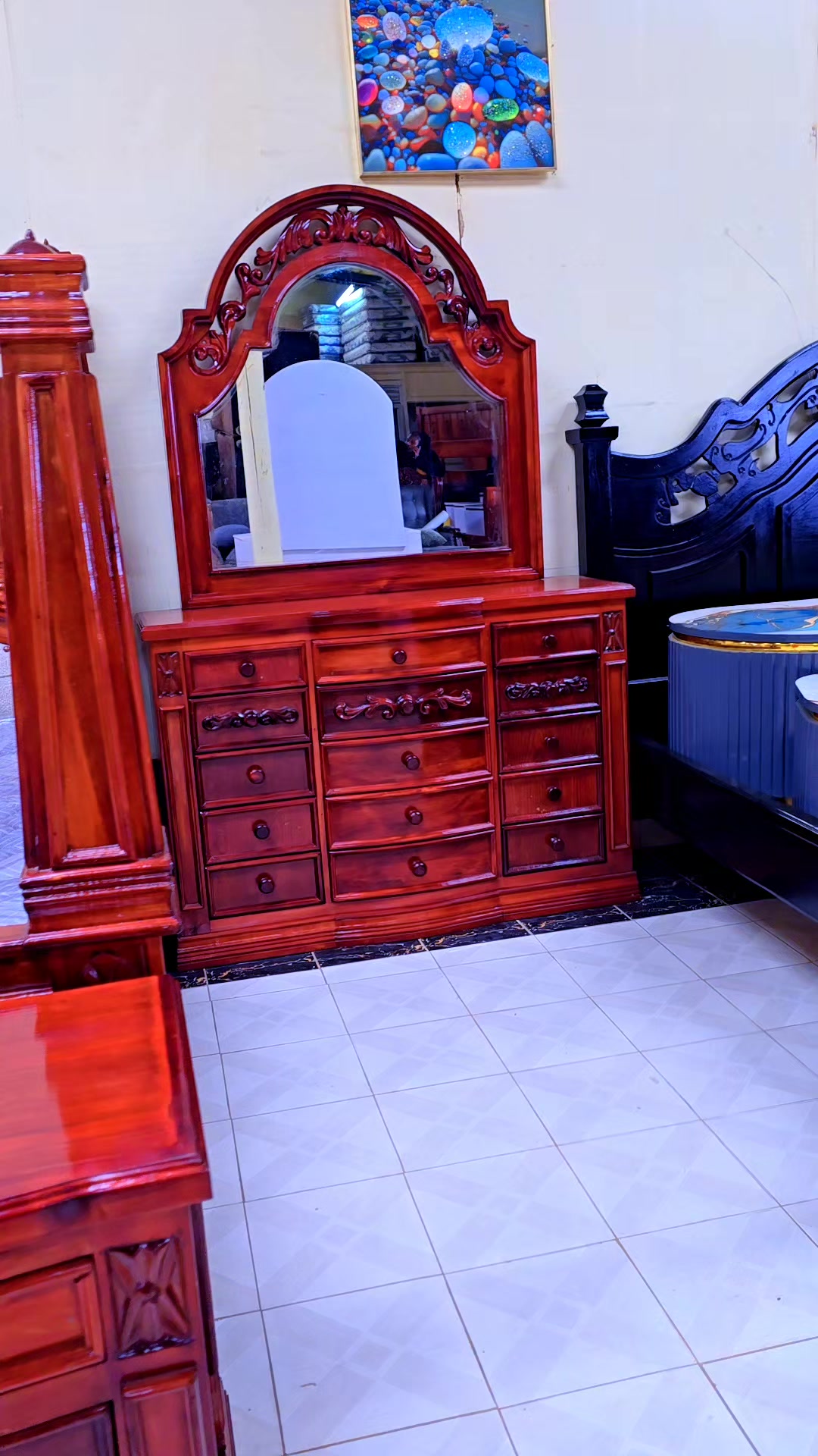 @ZOOM CLASSIC FURNITURE LTD