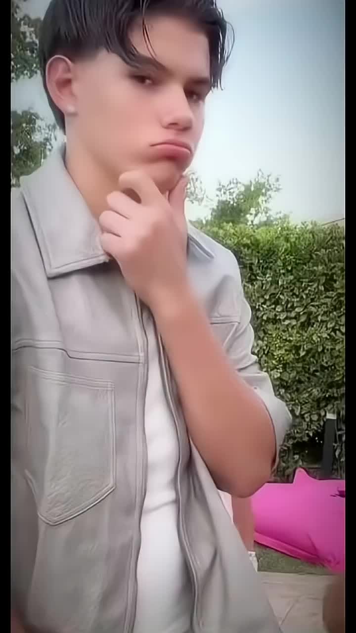 @𝓝oe (version'𝓒larissa)