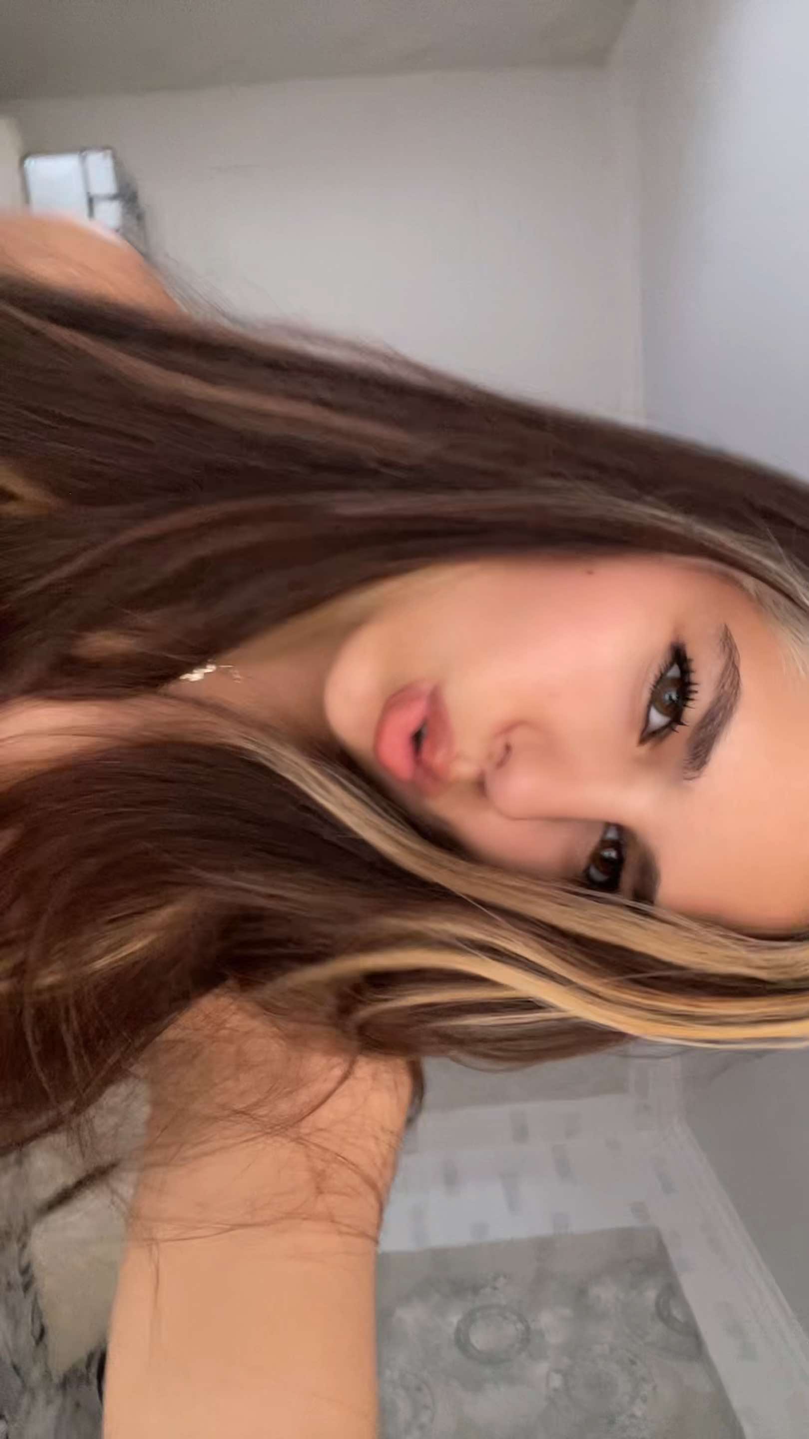 @𝖊𝖒𝖎𝖑𝖞