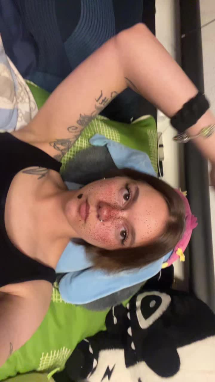 @Anschii_Queen