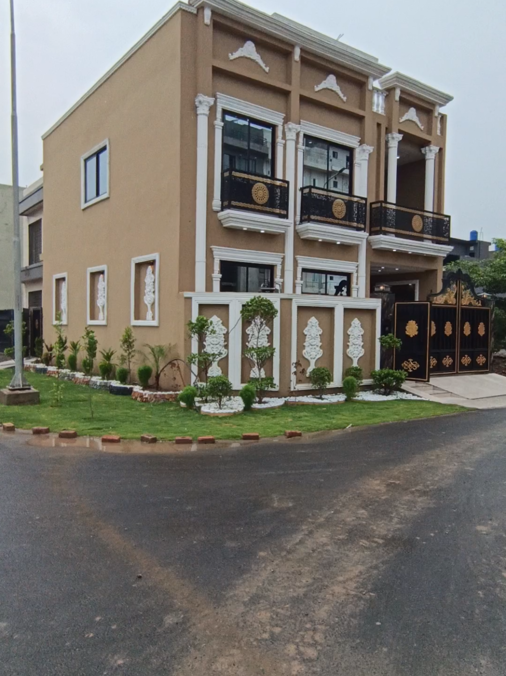 @Golden Property