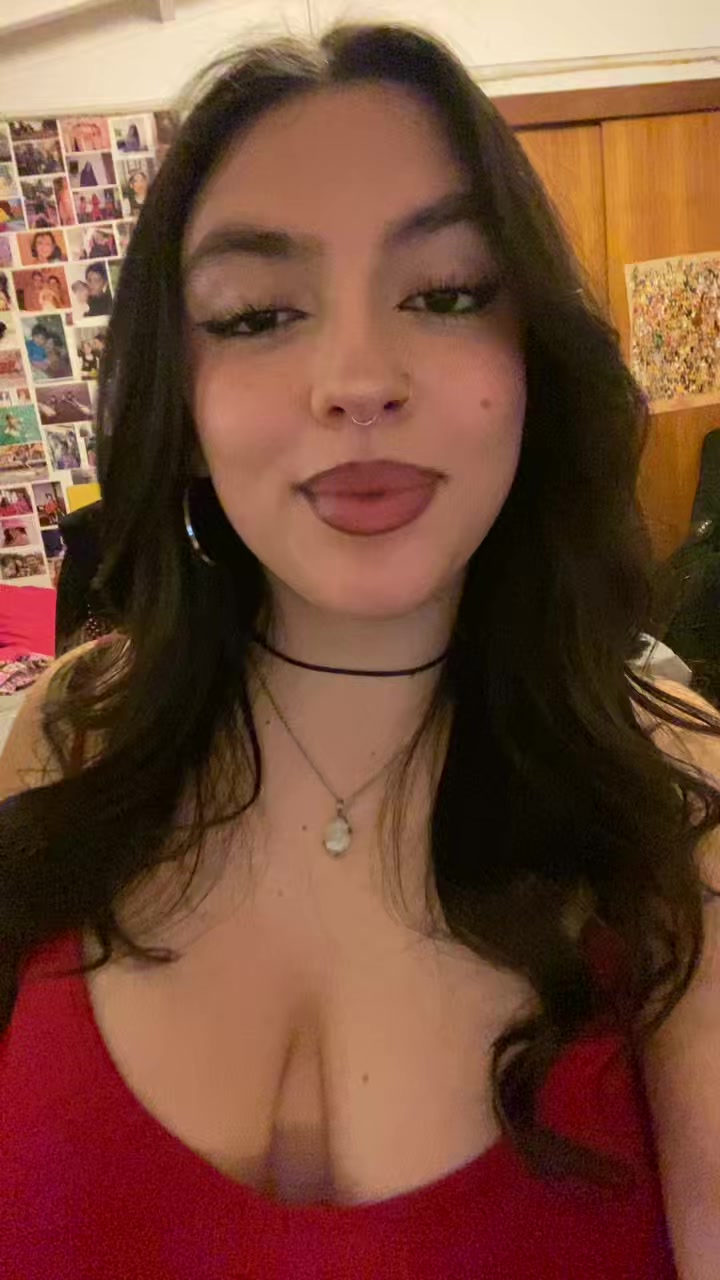 @Emiliaa