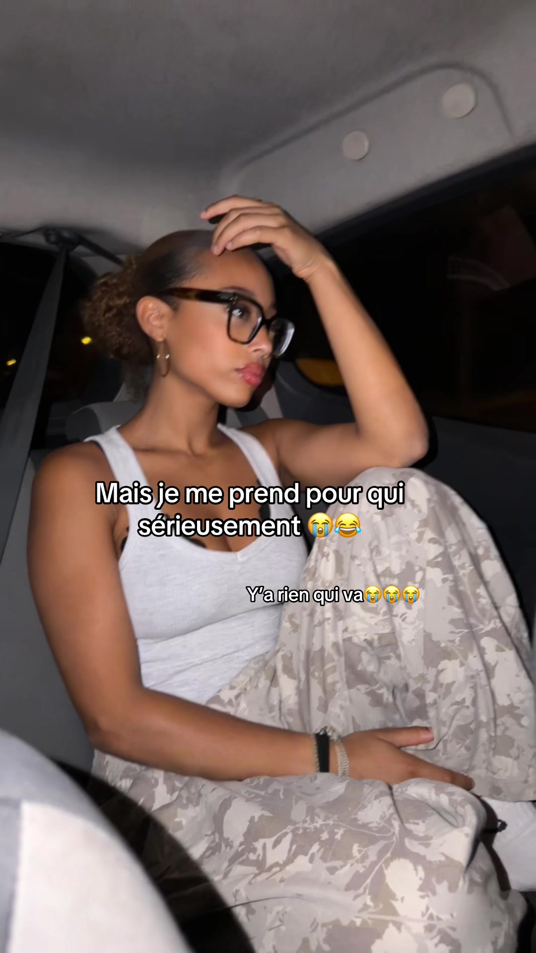 @👩🏽&zwj;🦱