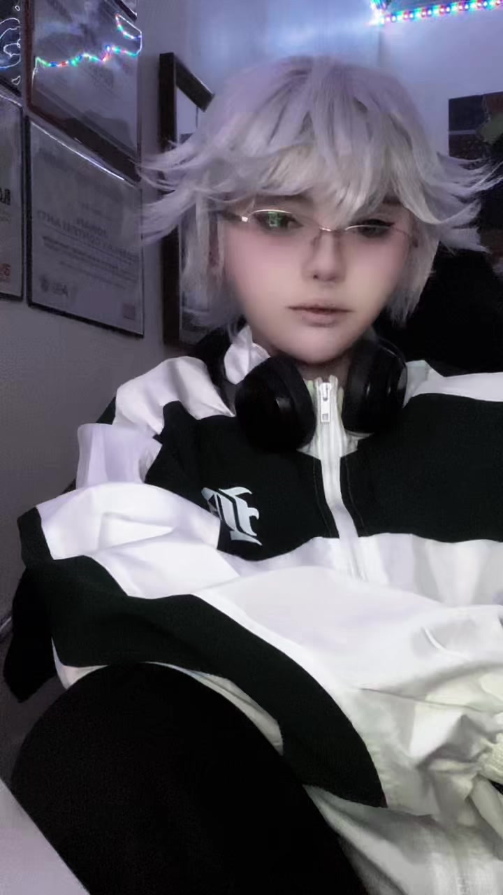 @── 𝓡𝓸𝓼𝓲𝓪𝓷 ──