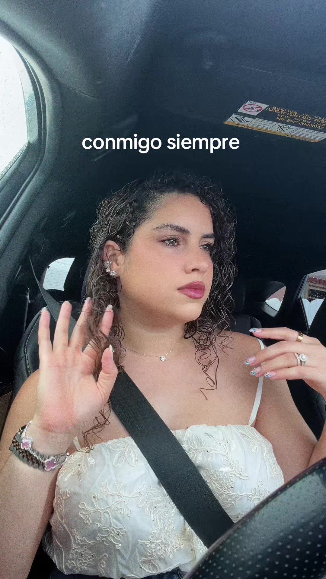 @lialopez