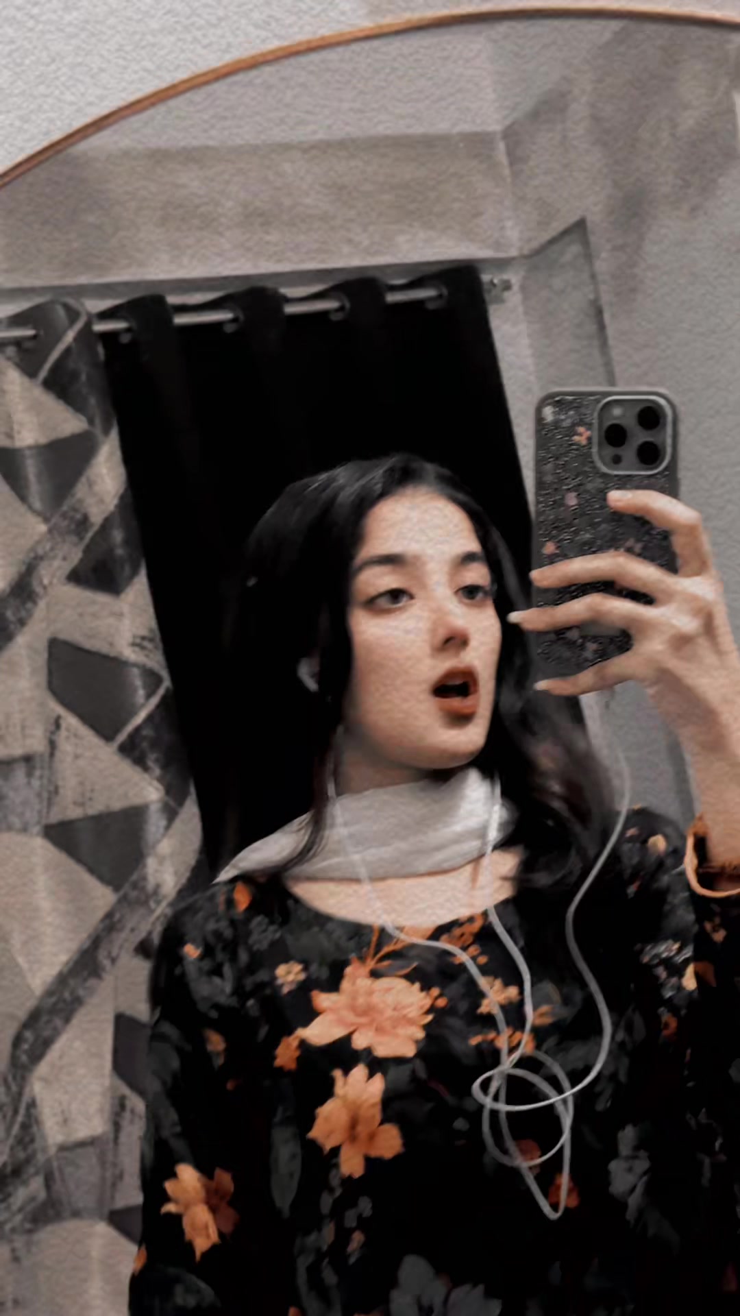 @𝕾𝖆𝖒𝖊𝖊𝖗𝖆 𝕶𝖍𝖆𝖓 🕊️