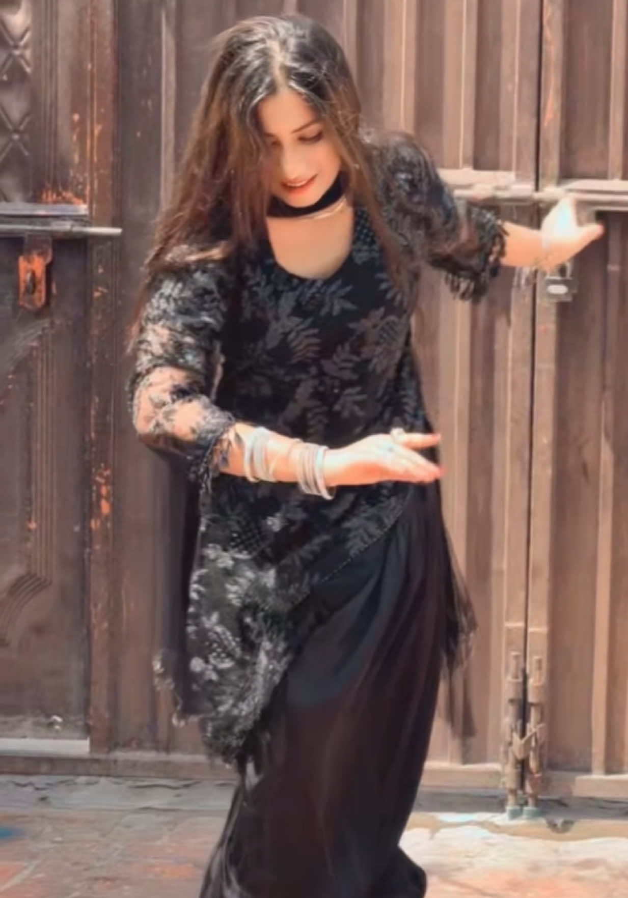 @Mahii_💔_Khan