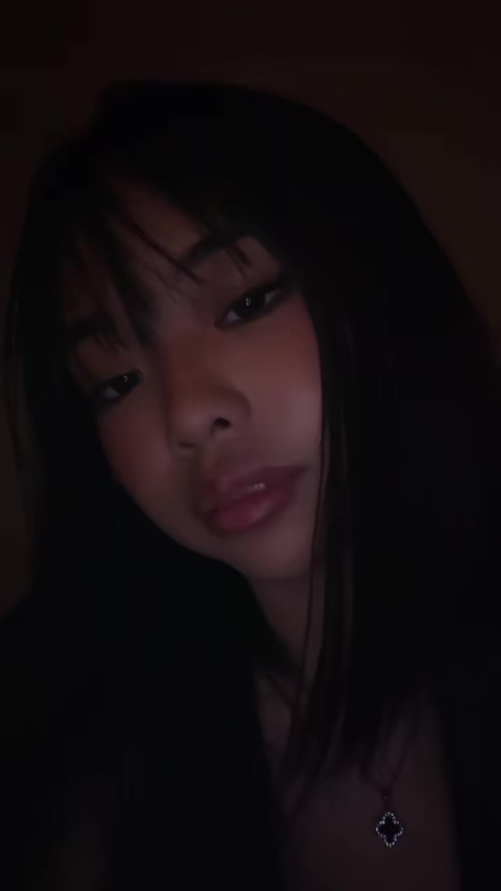 @strwbrryshi_