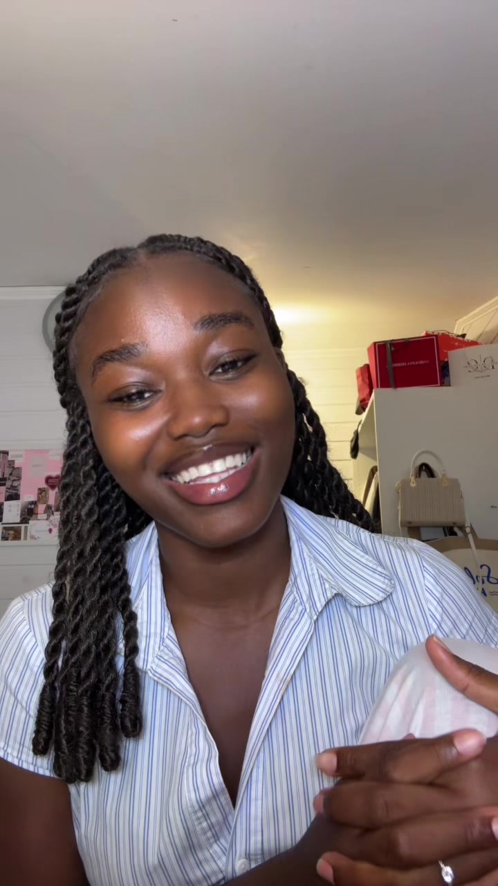 @daniella