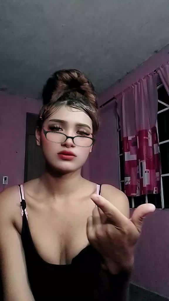 @maira González