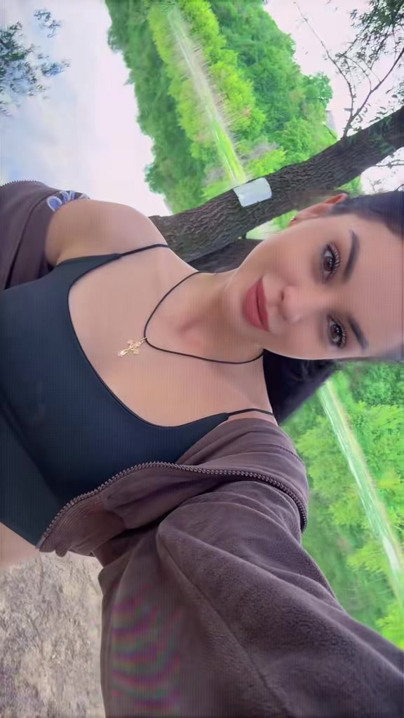 @Karina🌸