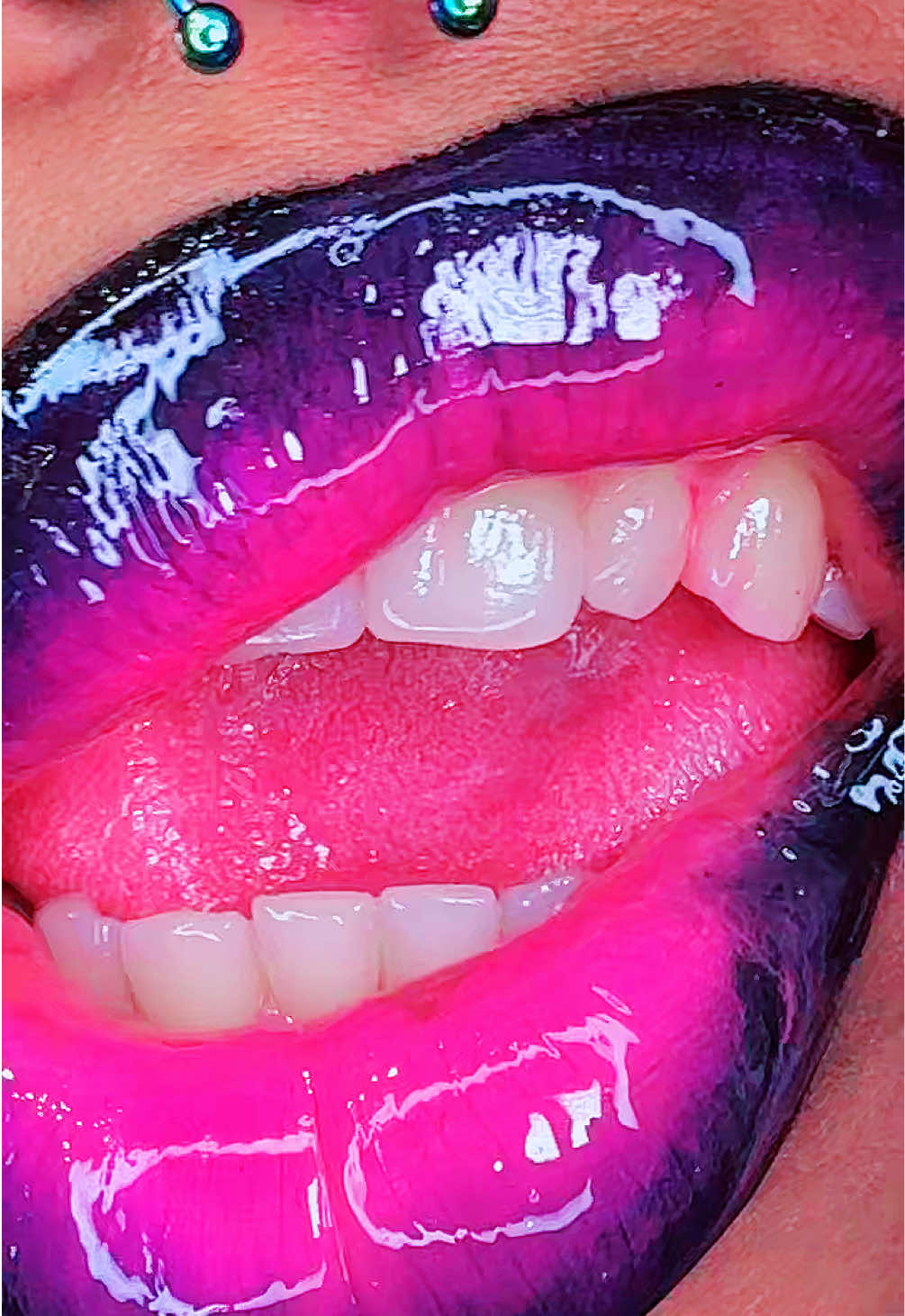 @Lipsz