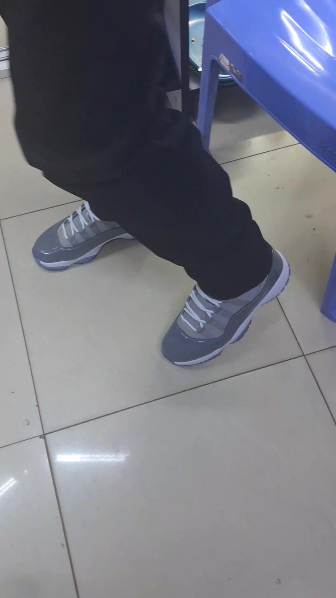 @kicks_by_razzy
