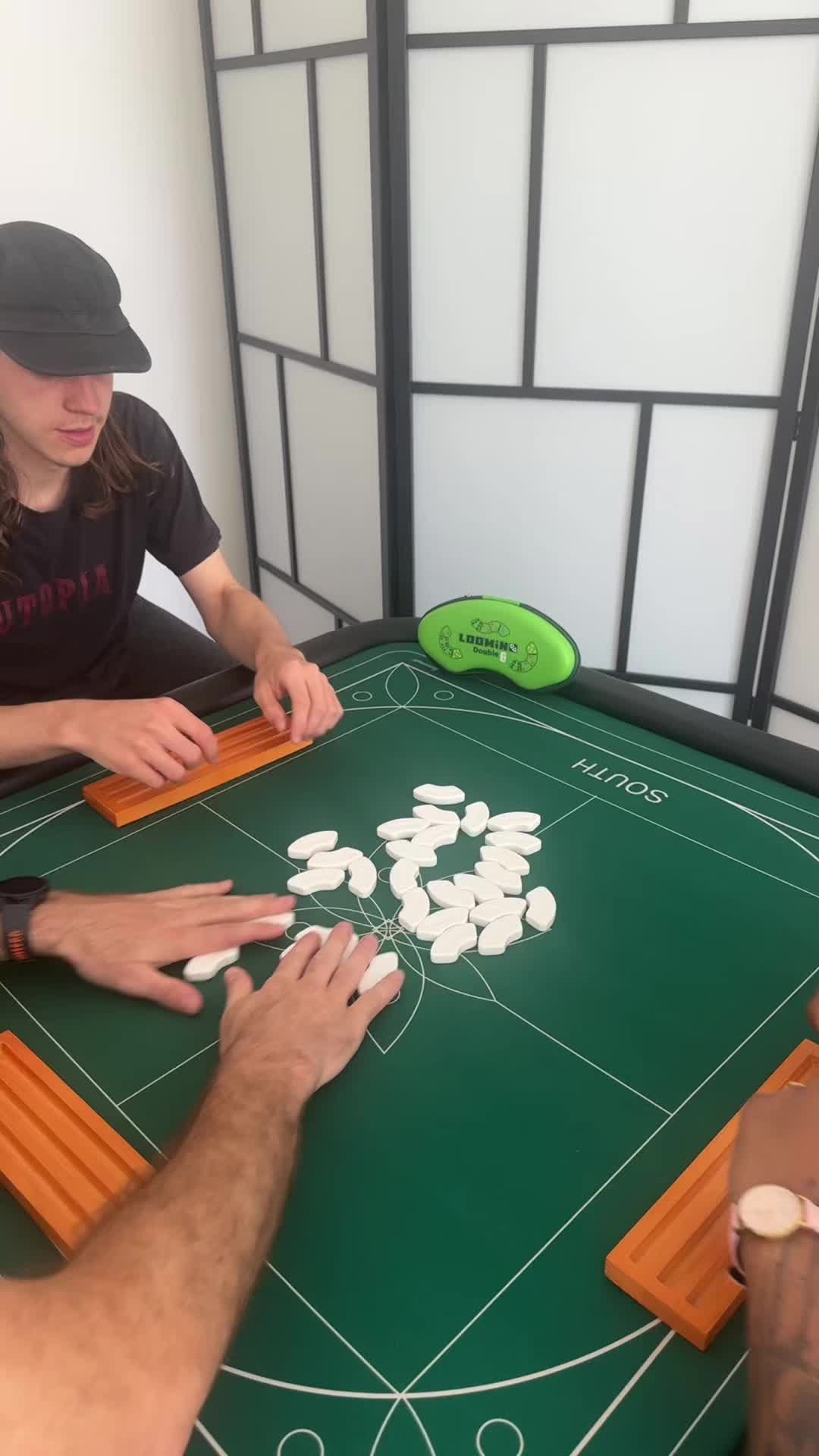 @queensell_games