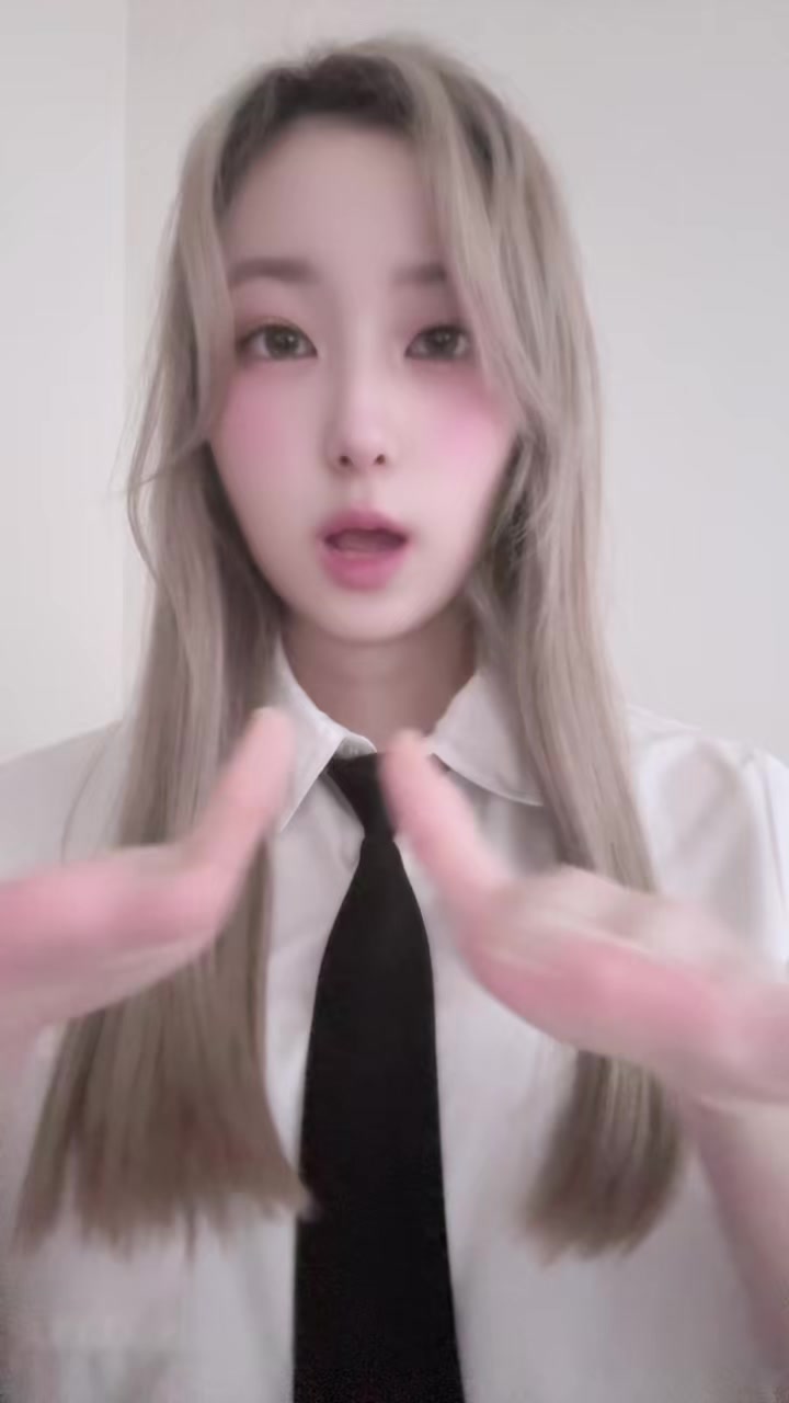 @🤍𝐍𝐄𝐍𝐄 💚