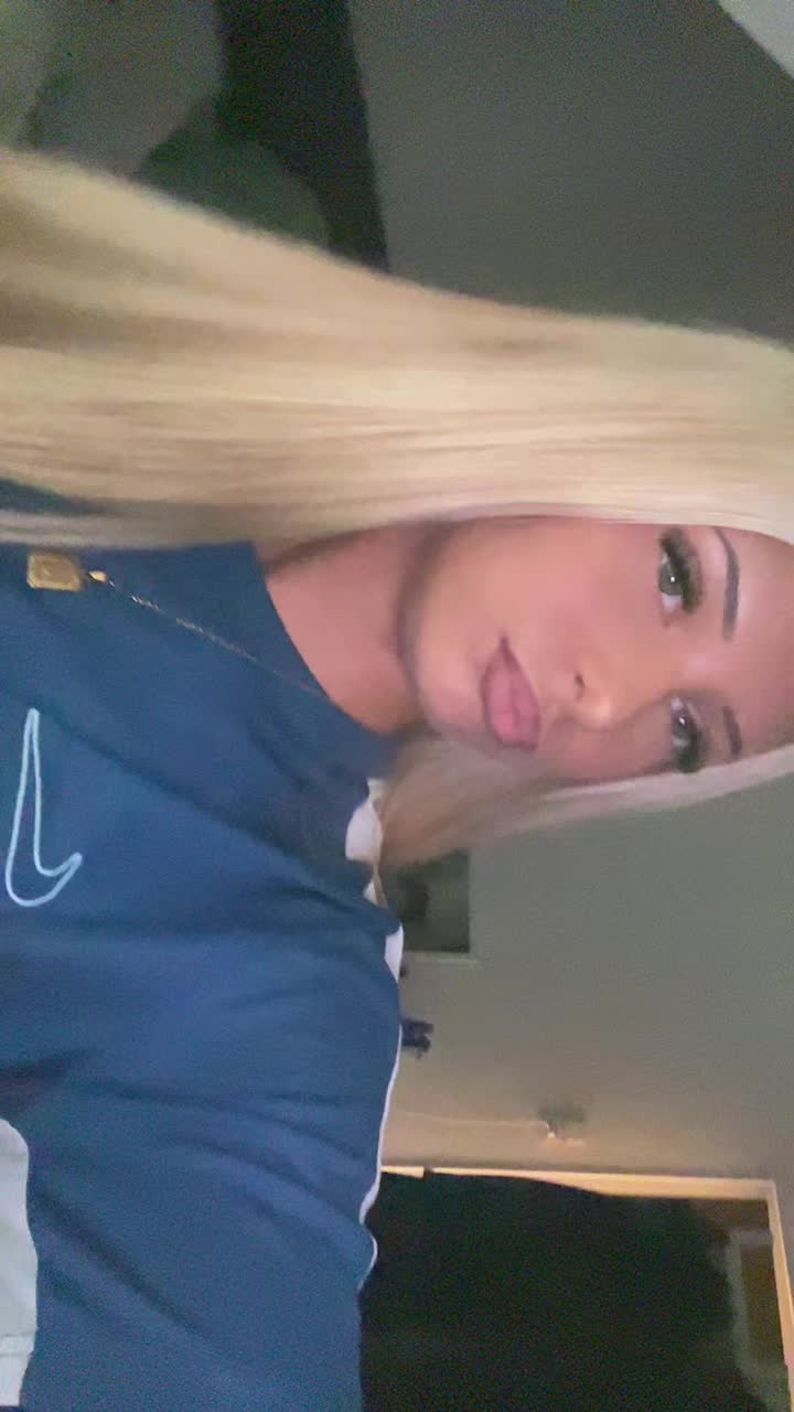 @𝐣𝐨𝐞𝐲𝐥𝐢𝐚