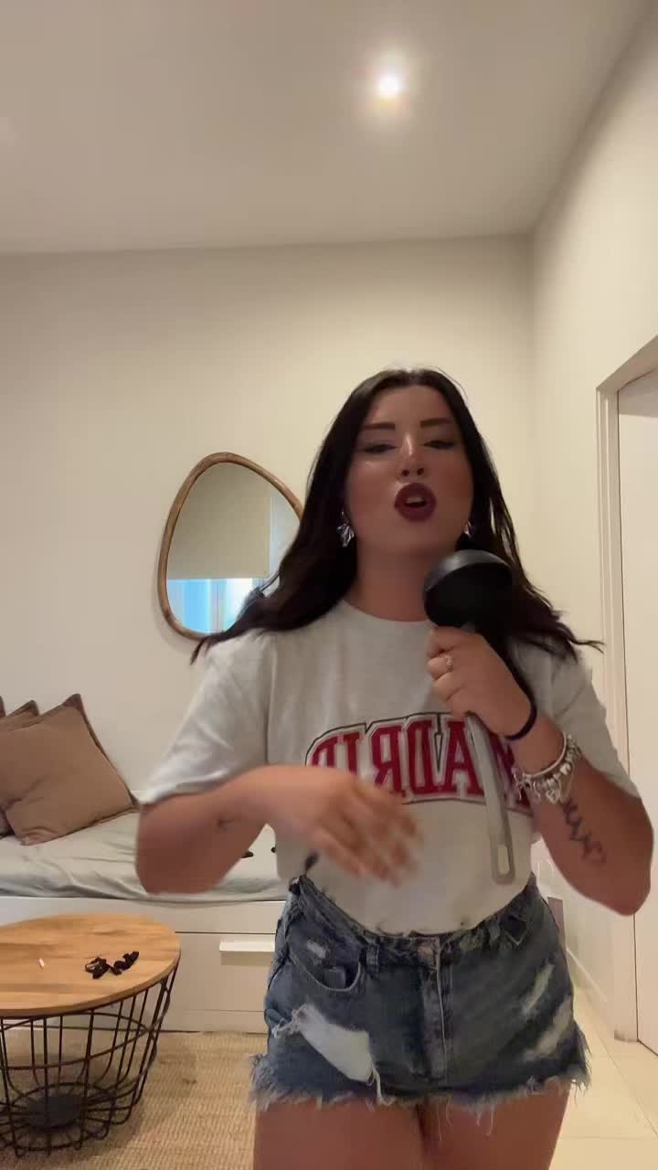 @ClaudiaBravo24⚡️