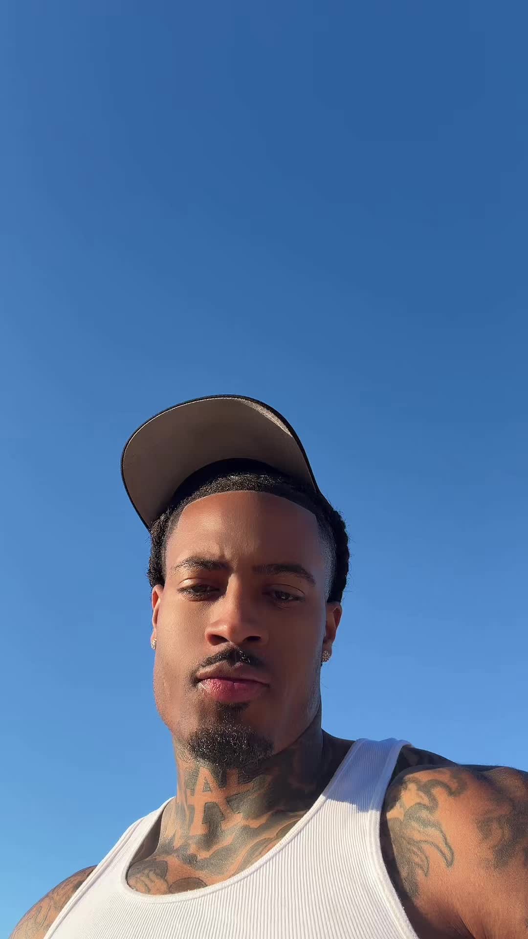 @𝑳𝑨🪼