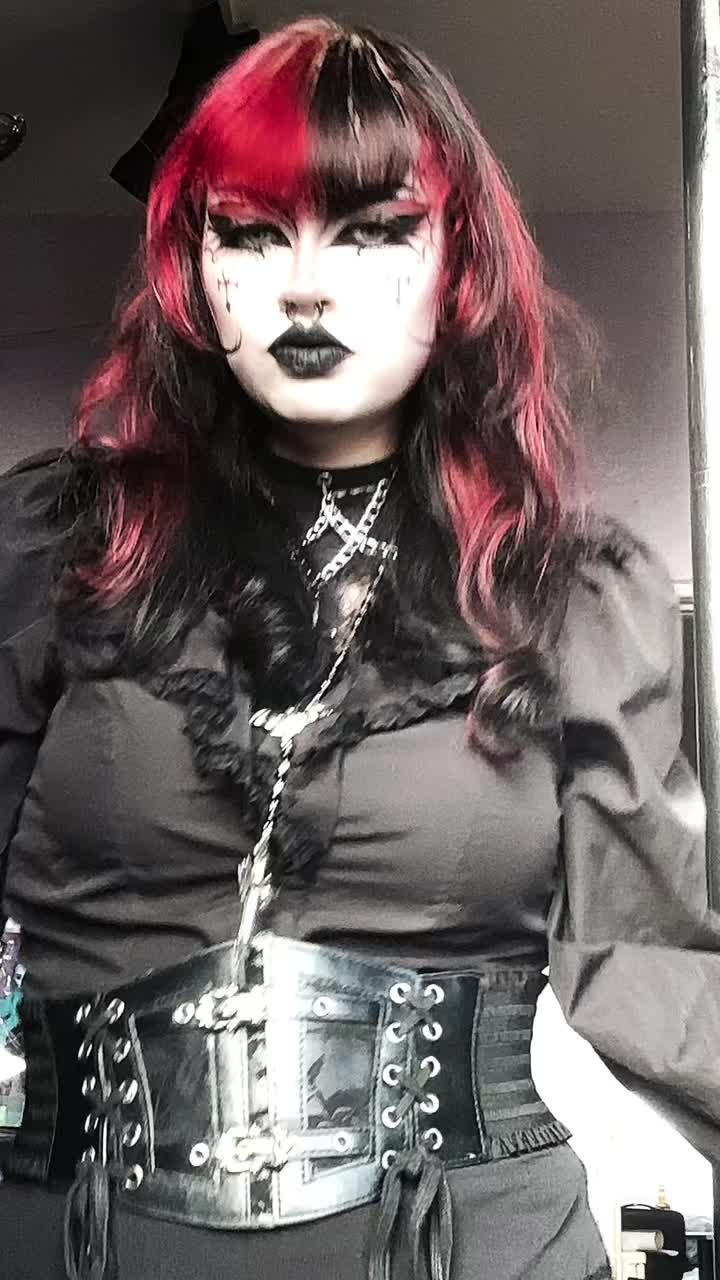 @Vampia🖤