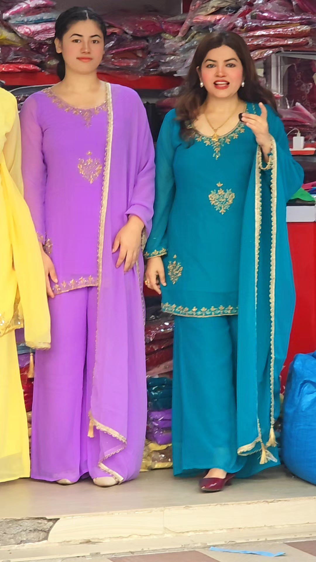 @डिजाइनकलेक्सन बिर्तामोड होलसेल