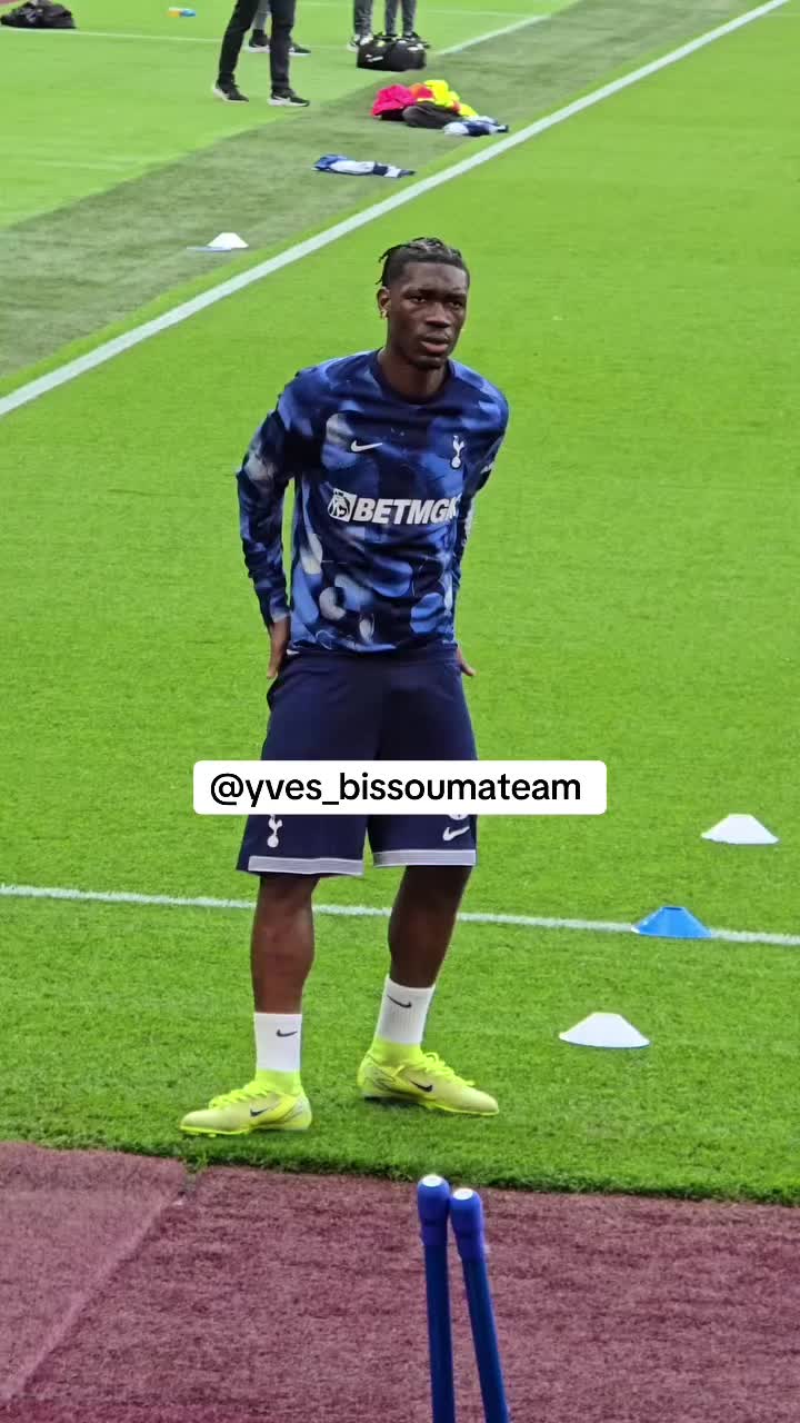 @FAN CLUB Yves Bissouma