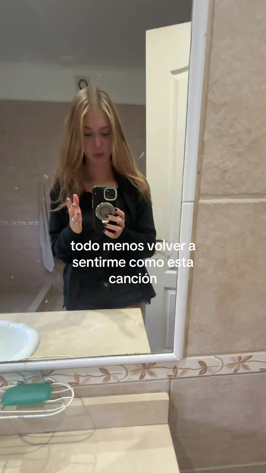@Iru ᥫ᭡