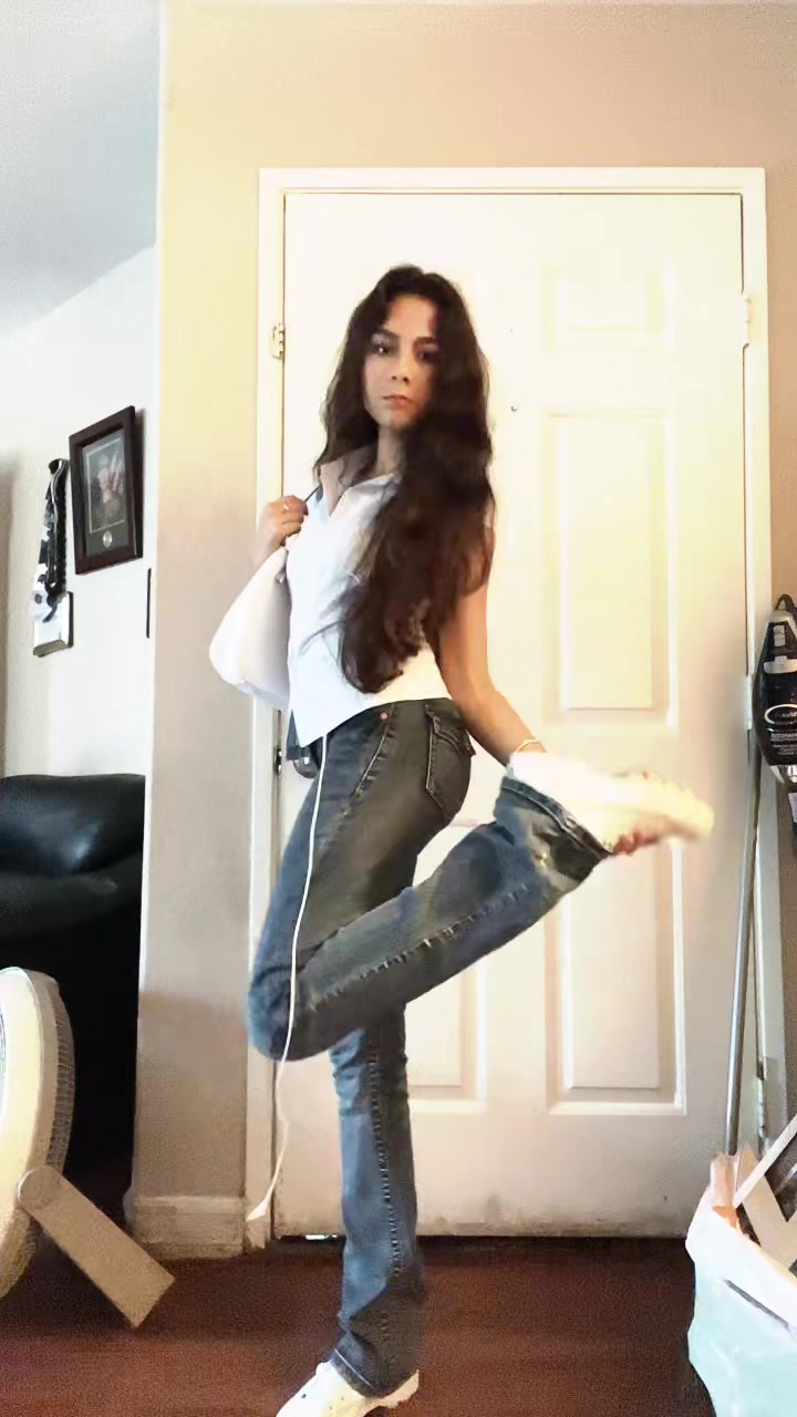 @♔ 𝖇𝖊𝖑𝖑𝖎𝖙𝖆 ♔