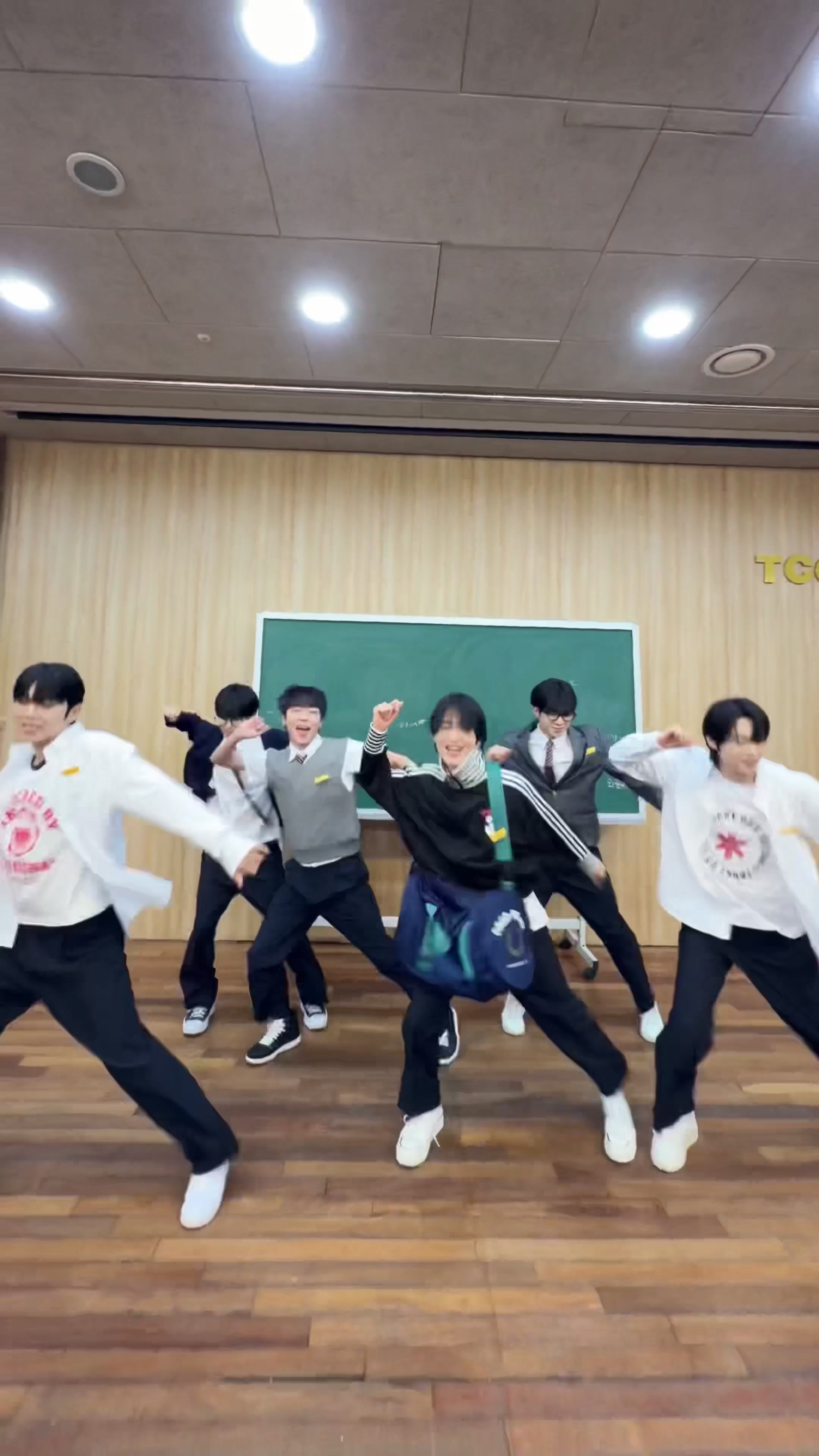 @온앤오프(ONF)