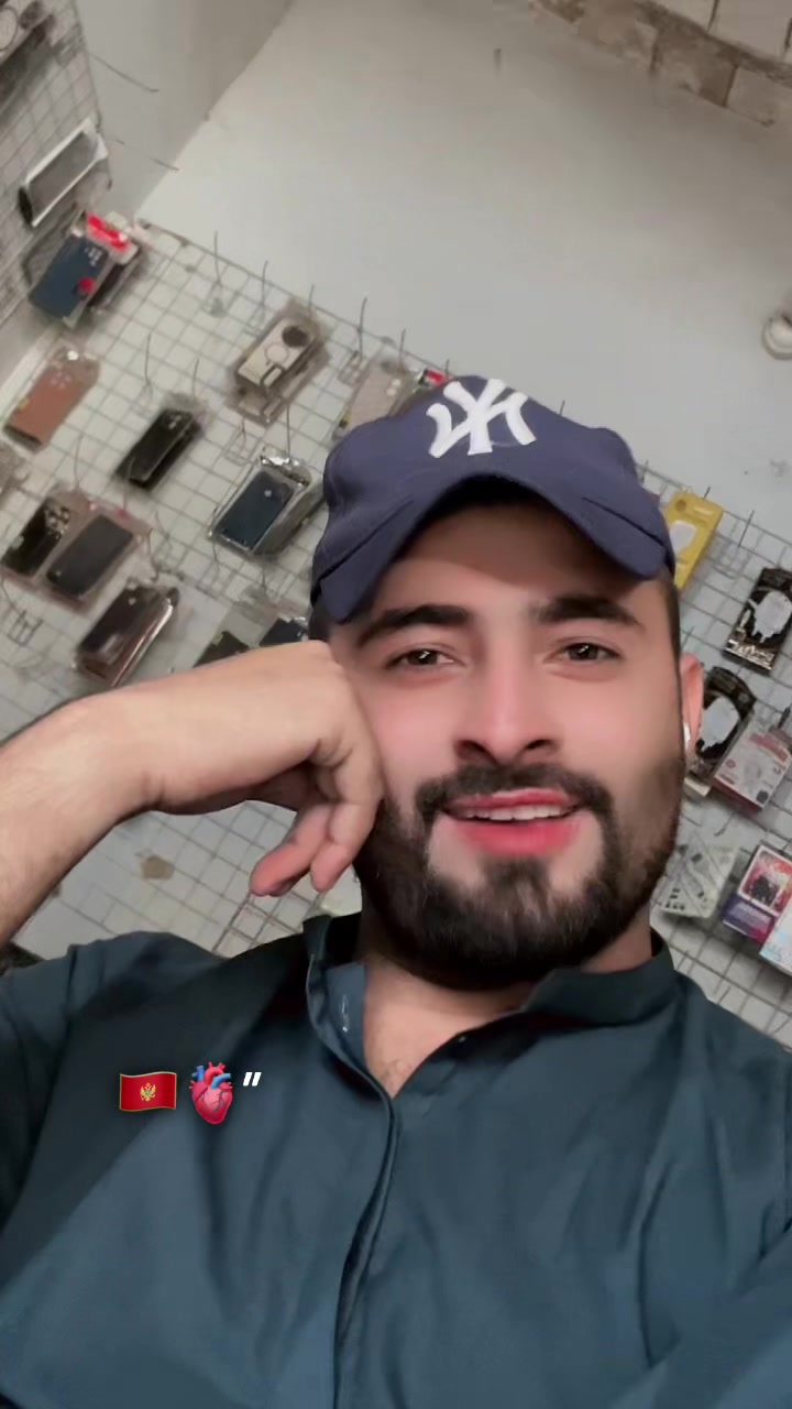 @🎱ZAMEER 🎗️