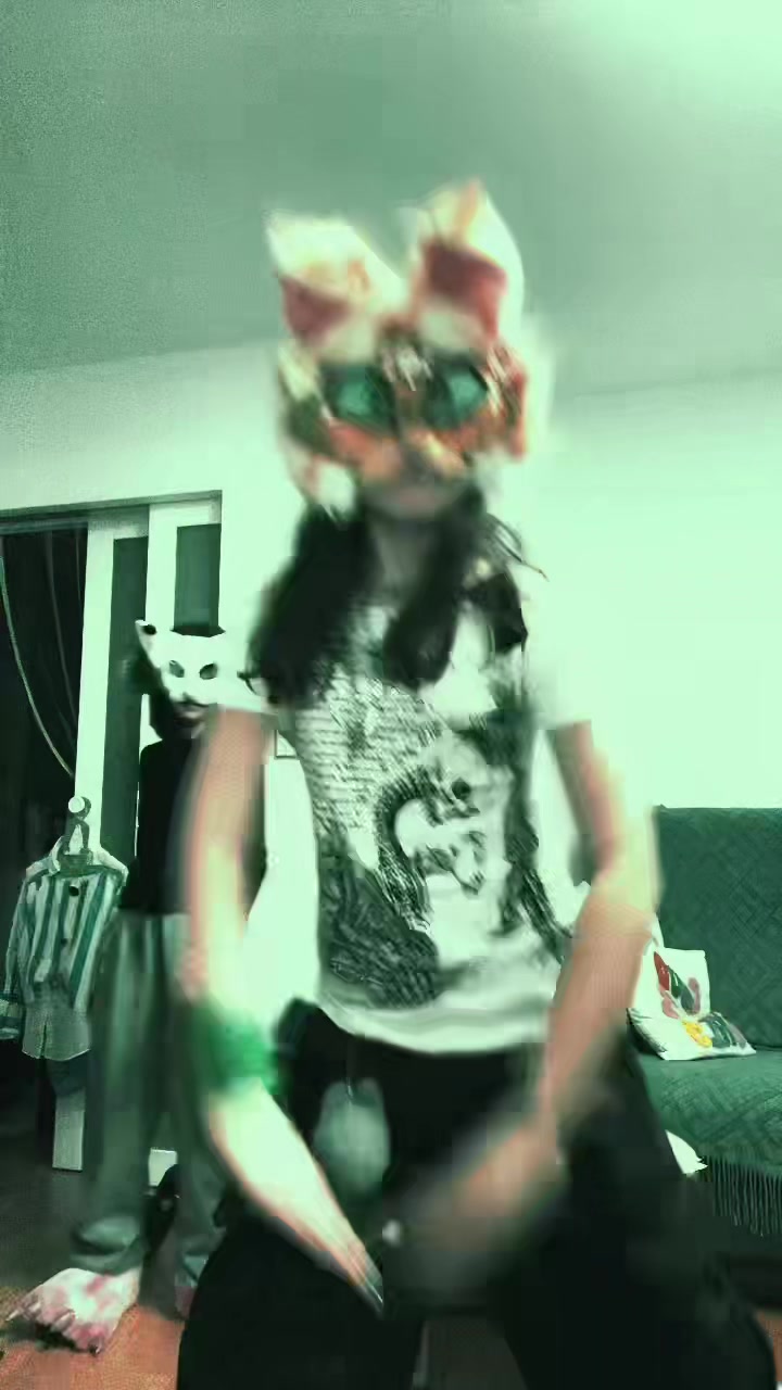 @zaxi_f0Xo1t.