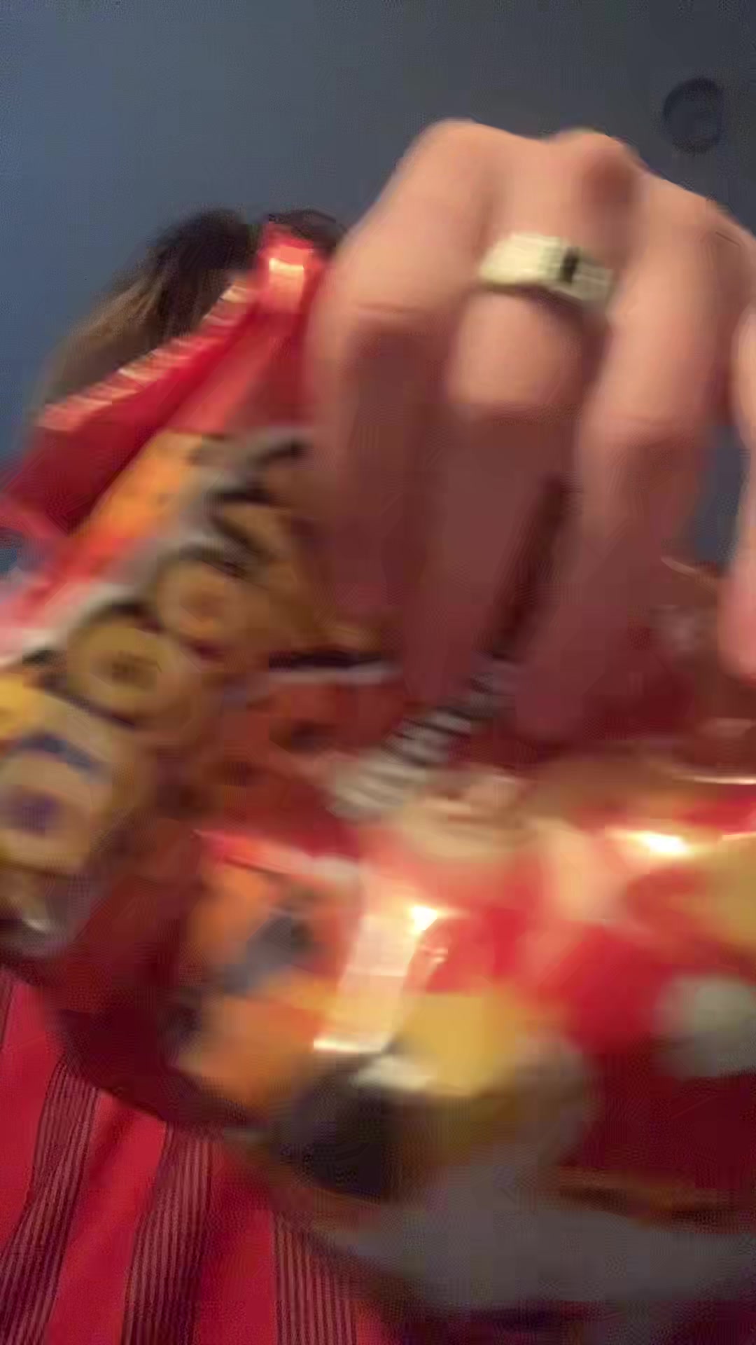 @chompik