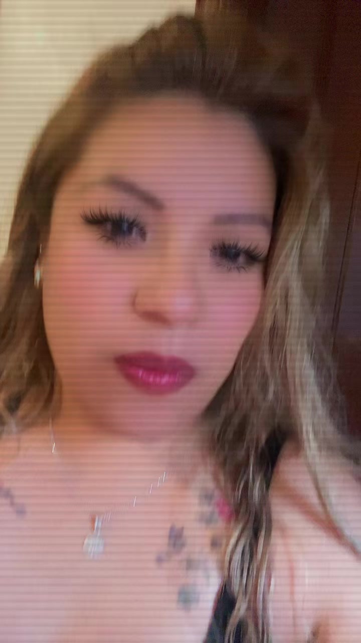 @lauandy04