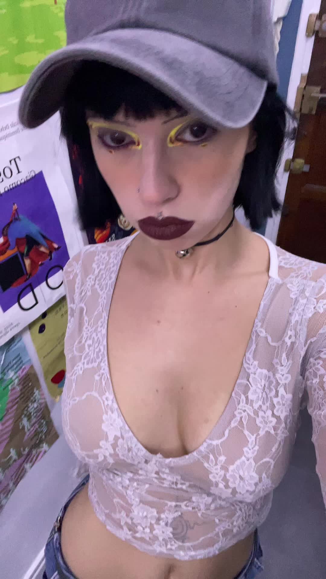 @Julia 🩴🫦