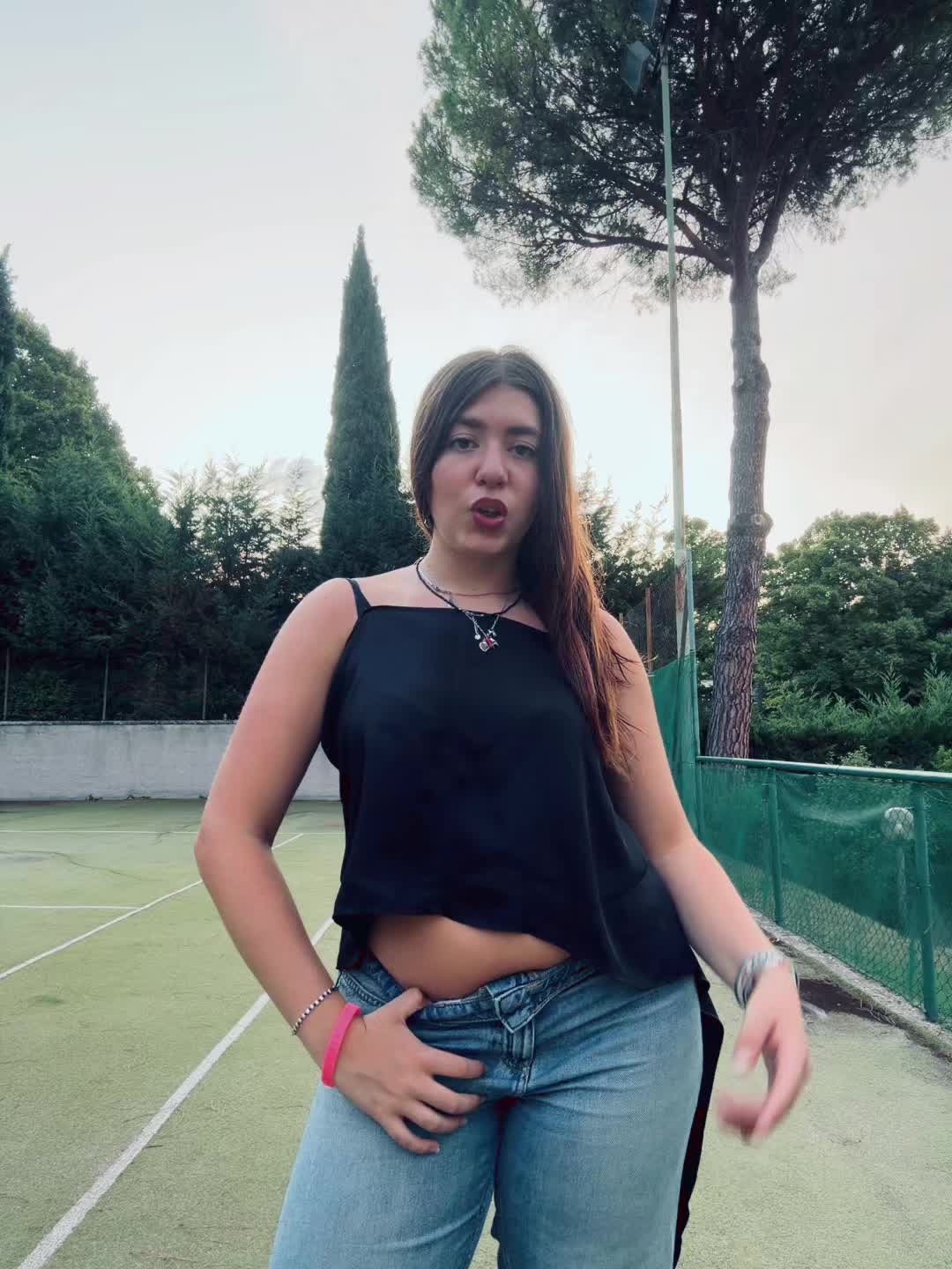 @𝑨𝑳𝑰 ⭐️
