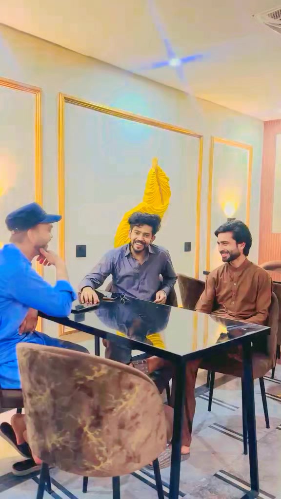 @🇵🇰اسامہ خان