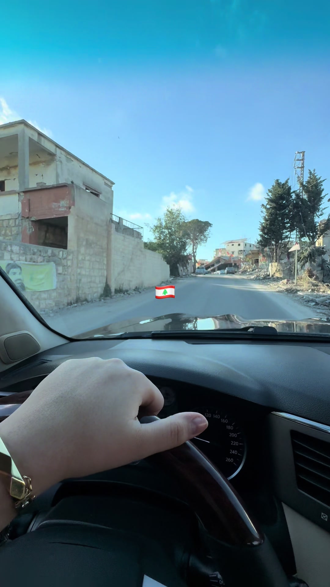@،