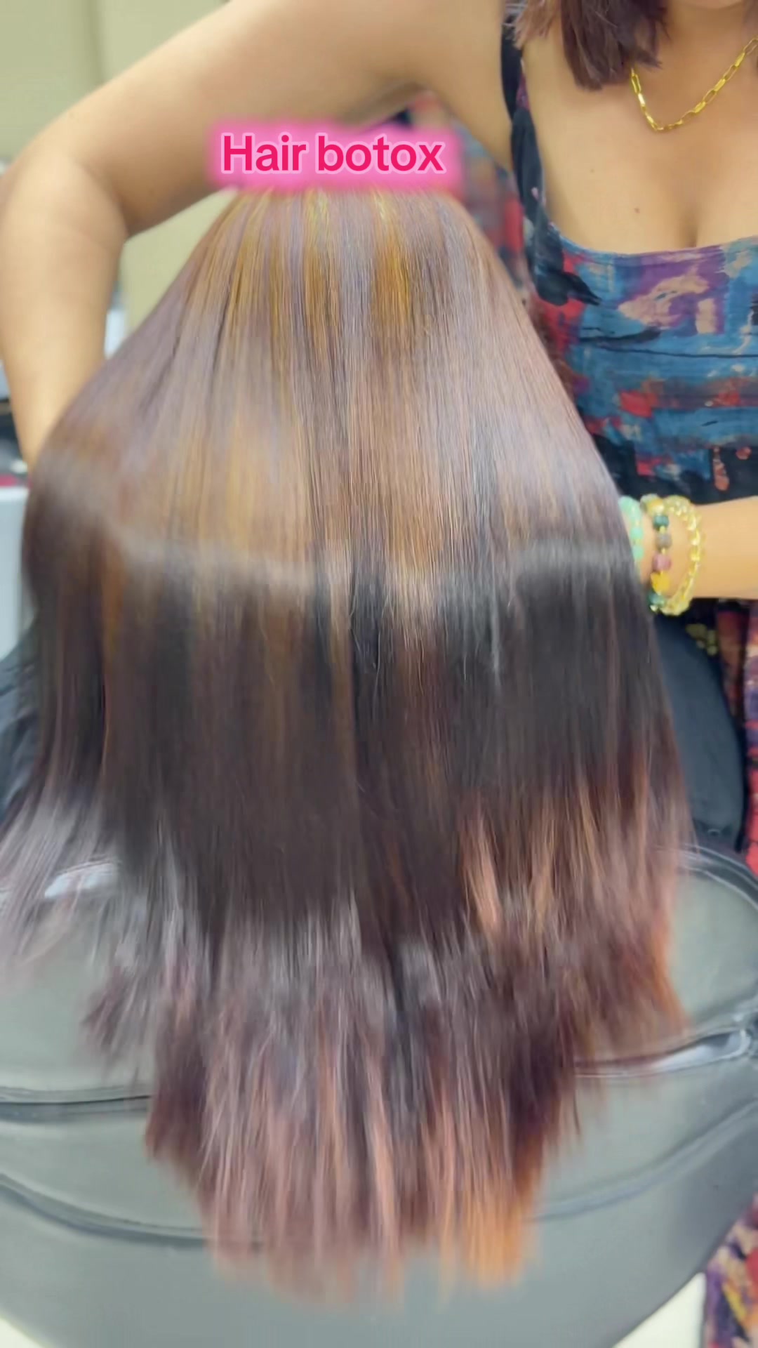 @Looks unisex salon